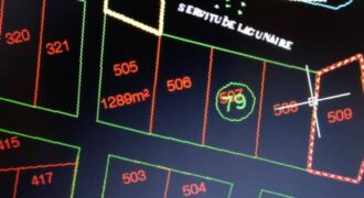 un terrain de 2000 m² en bordure de lagune à Assinie Mafia