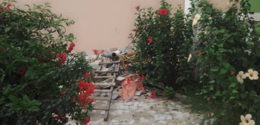 une villa de 08 pièces à SONGON