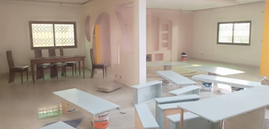 une villa de 08 pièces à SONGON