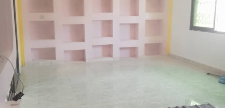 une villa de 08 pièces à SONGON