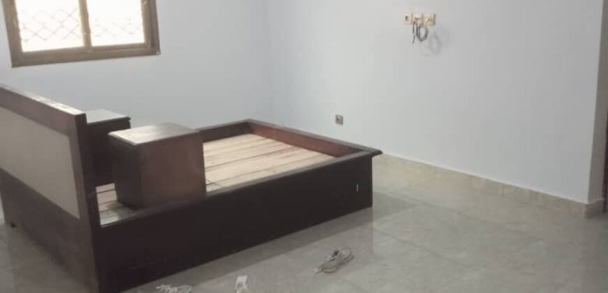 une villa de 08 pièces à SONGON