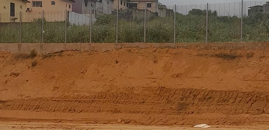 TERRAIN A VENDRE